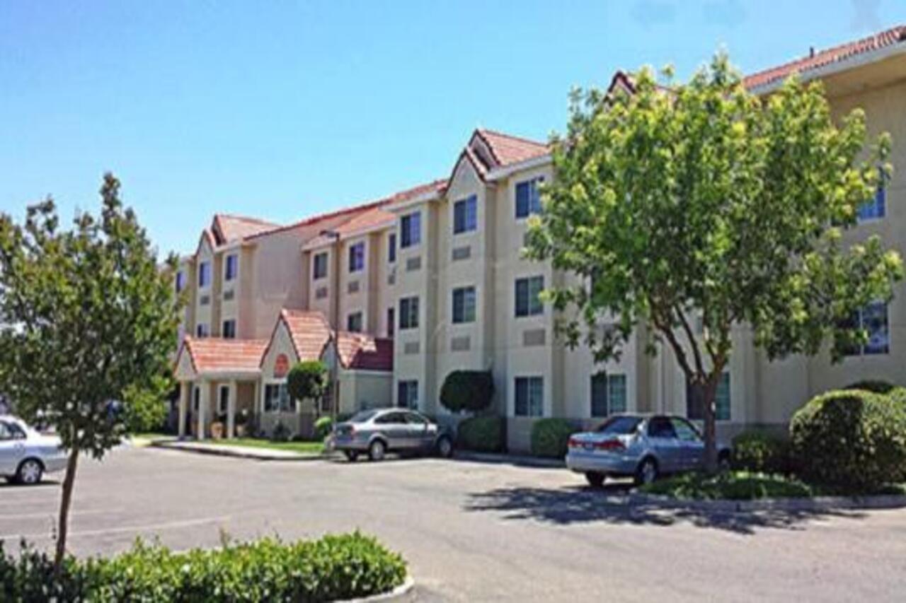 Hotel 6-dixon, Ca