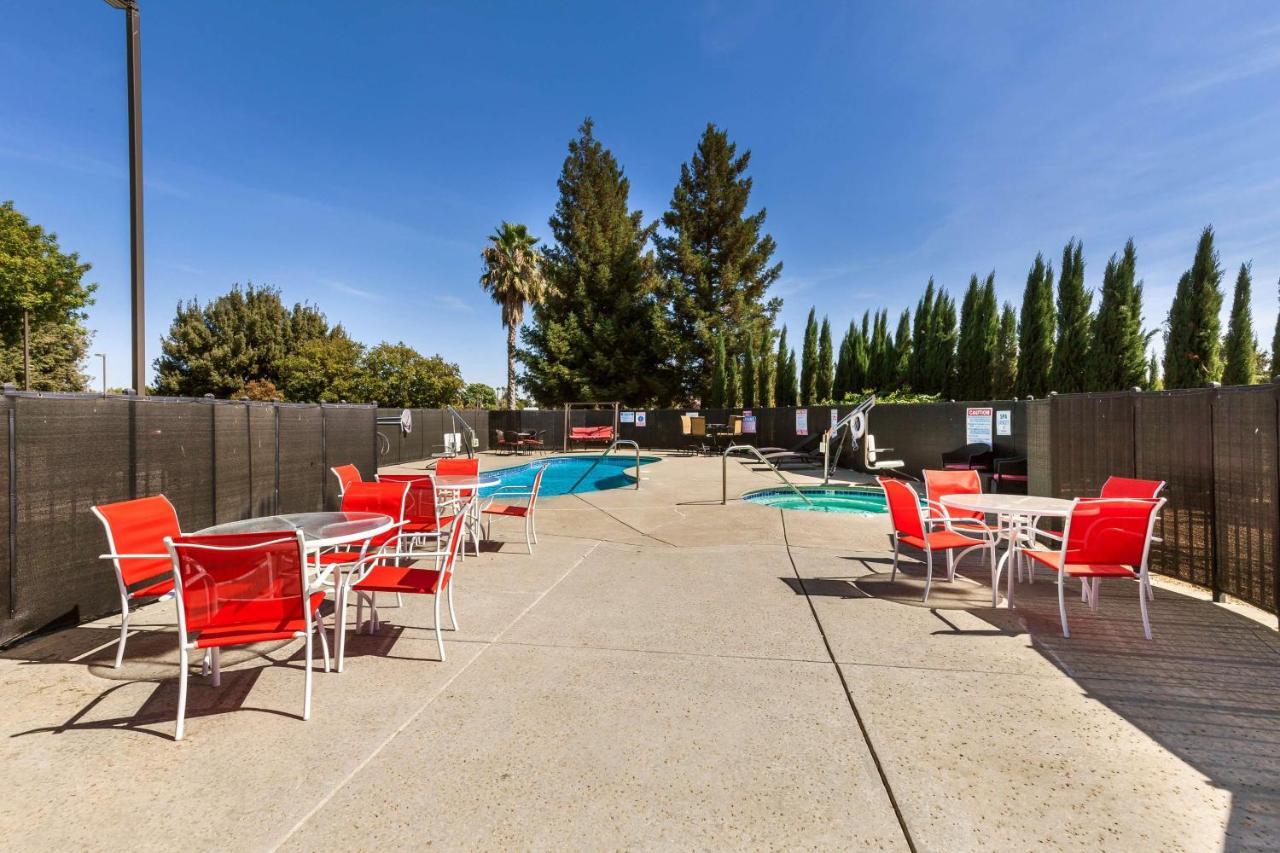 6-dixon, Ca Hotel