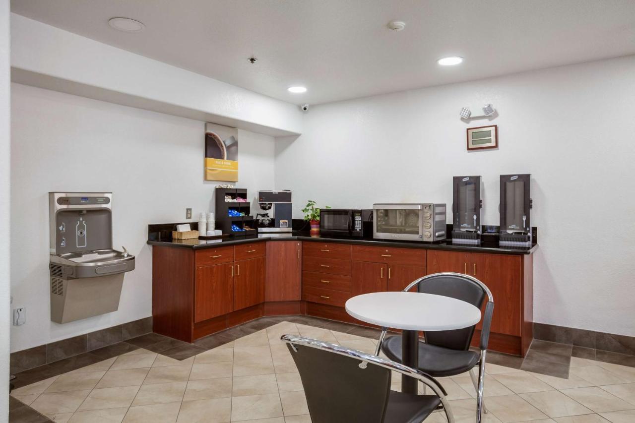 6-dixon, Ca Hotel 2*